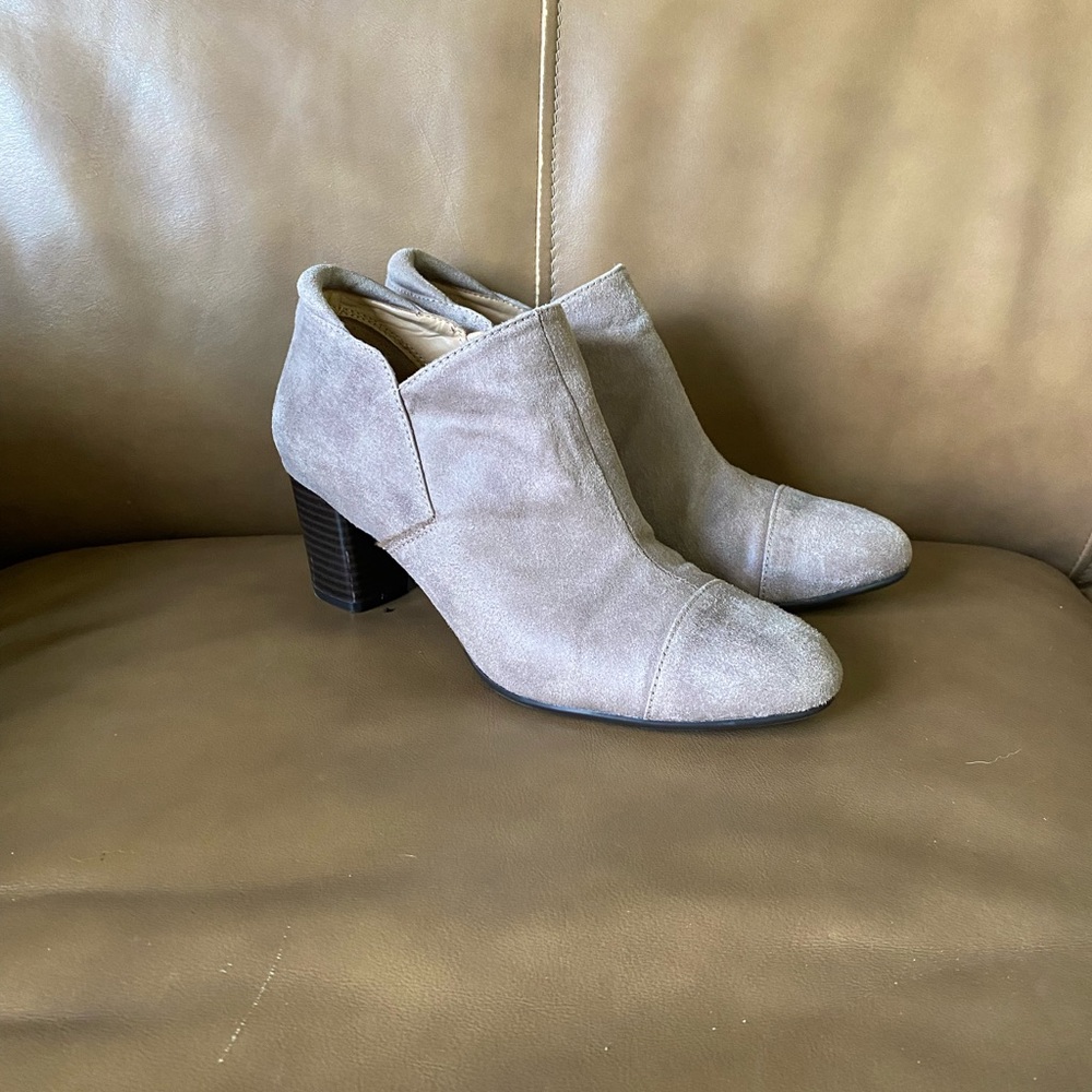 Booties suede women’s 6.5